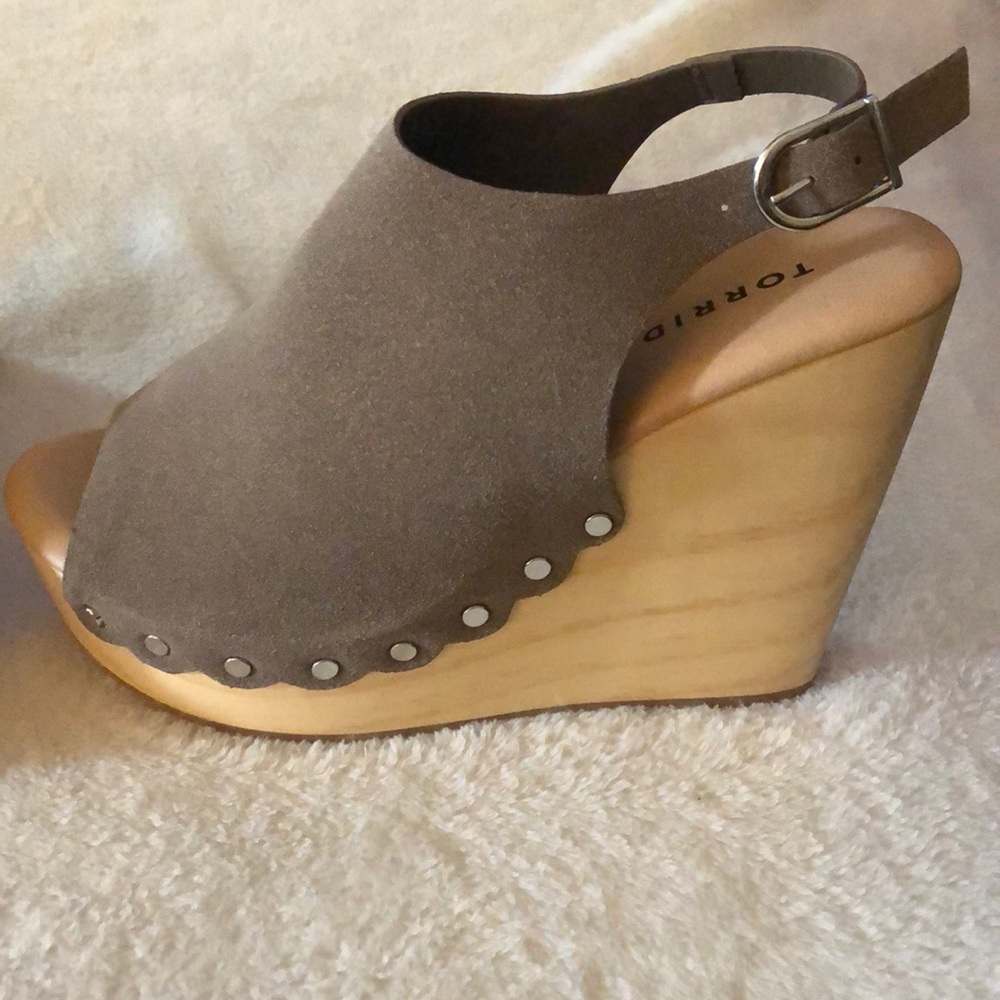 NWOT Torrid wedge sandals Size 9
